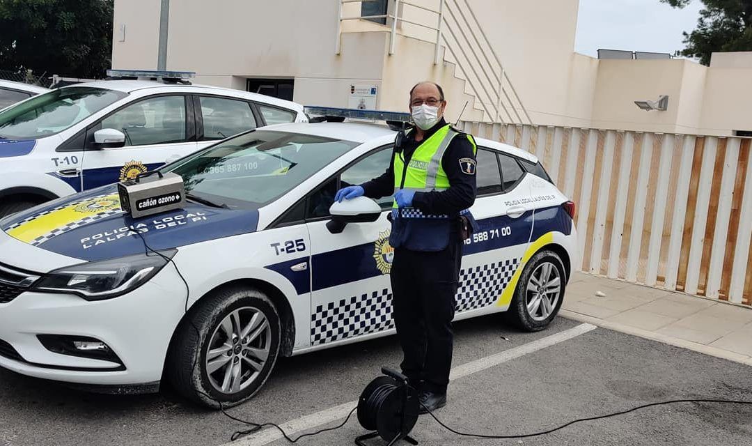Entrega de nuestros equipos de desinfección de vehículos en la comisaría de Alfaz del pi, Alicante.